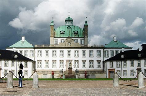 Fredensborg Slot Adresse