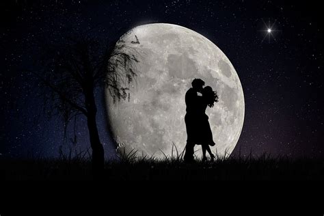 Full Moon Romance Novibet