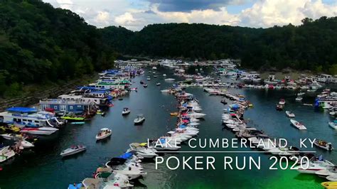 Naufragio De Barco No Lago Cumberland Poker Run